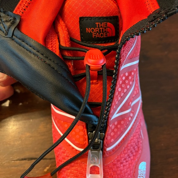 SOLD / The North Face Ultra MT Winter Runners - Picture 3 of 12